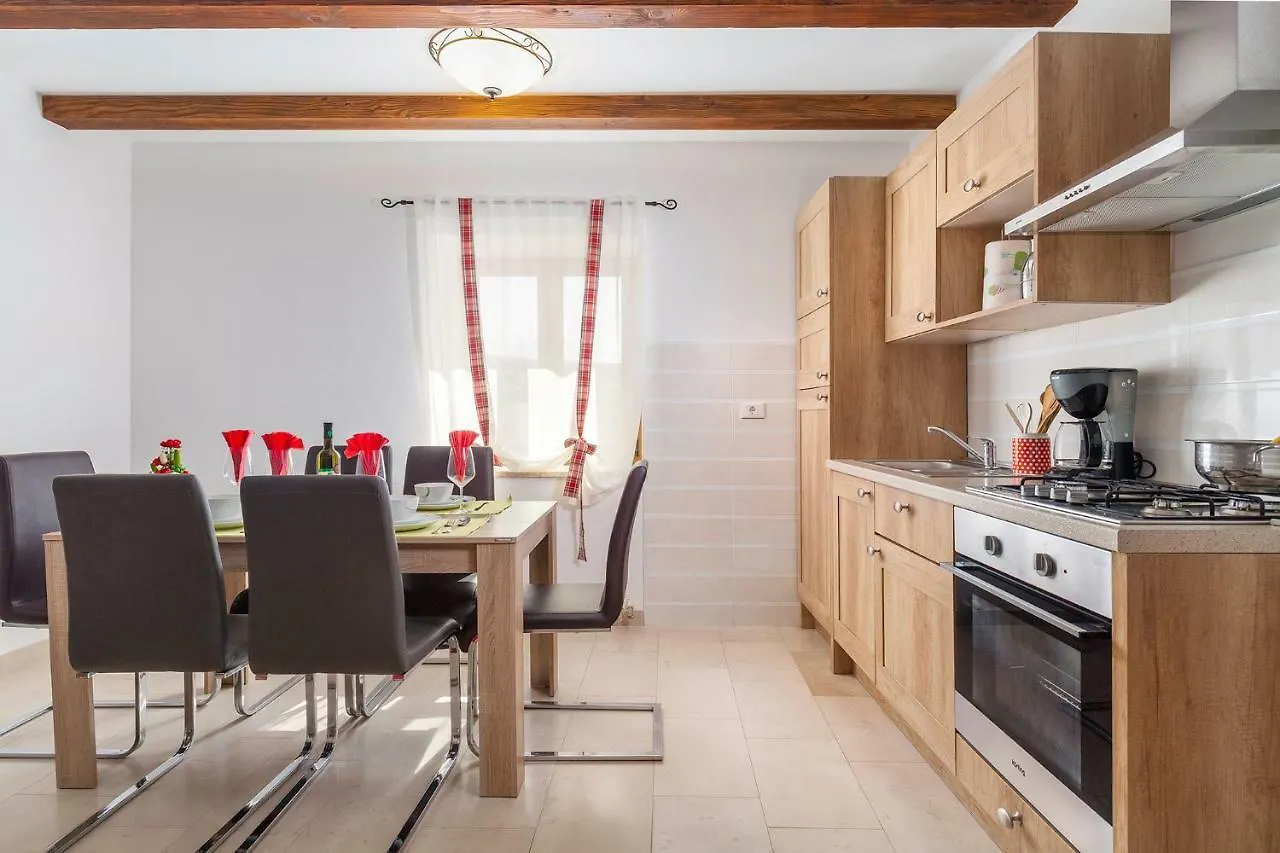Villa Kuca Maja Štokovci Ferienhaus
